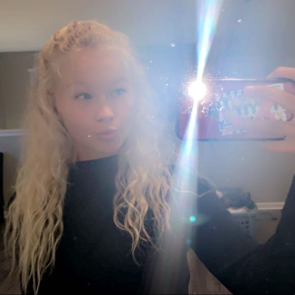 Meet your Posher, Olivia